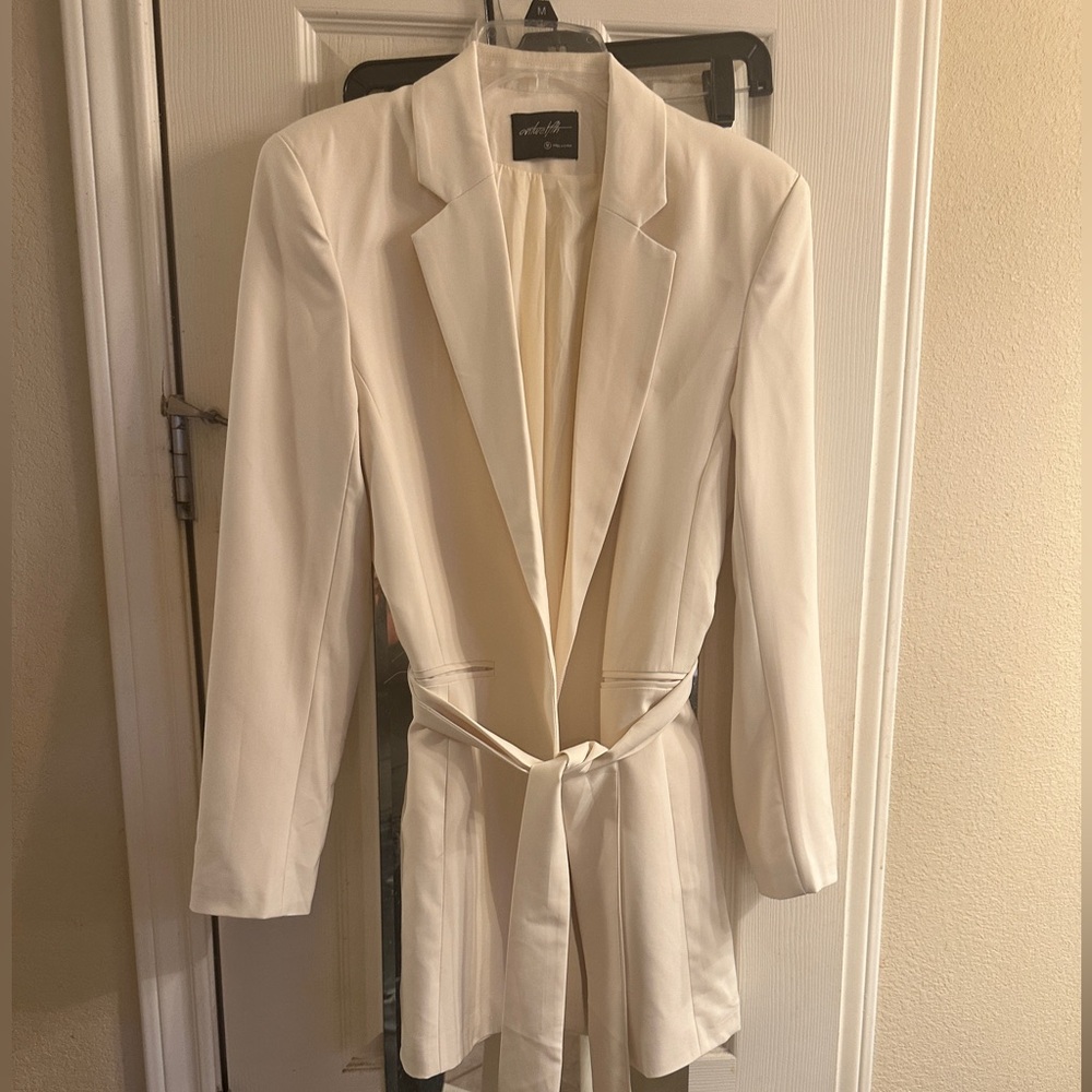 OnTwelfth Blazer with waist tie